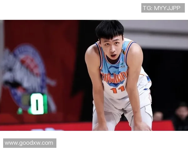 齐麟：从篮球新星到职业生涯的辉煌蜕变之路